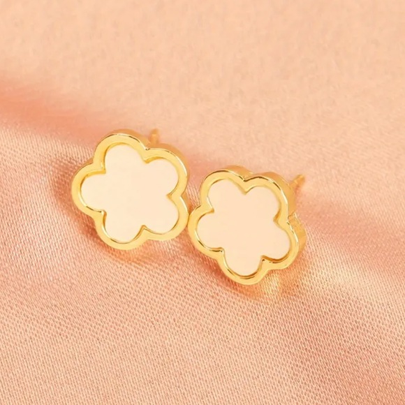 Classic White Clove Charm Stud Earrings - Picture 3 of 4